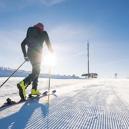Chalet1500 Hirsch - Ski-in Ski-out Apartment! Apartment *
