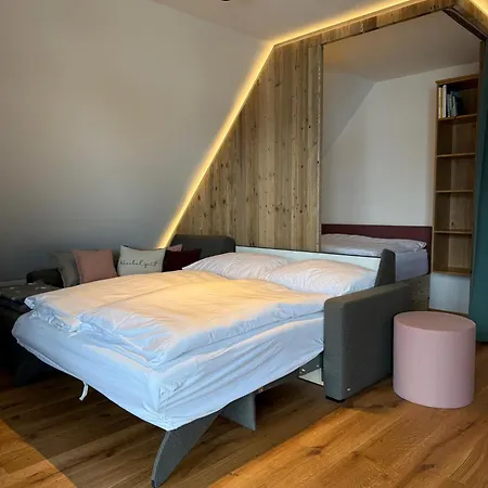 Chalet1500 Hirsch - Ski-in Ski-out Apartment! * Treffen