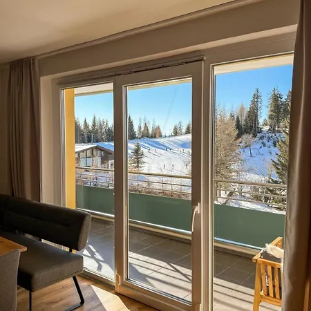 Apartment Chalet1500 Hirsch - Ski-in Ski-out Apartment!