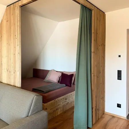 Apartment Chalet1500 Hirsch - Ski-in Ski-out Apartment! Treffen