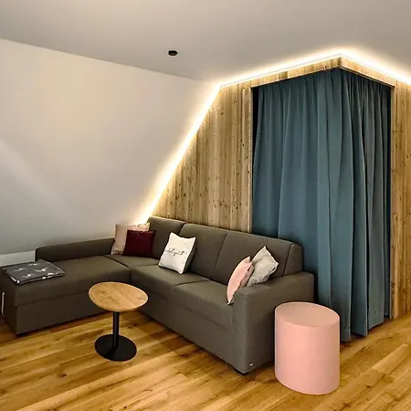 Chalet1500 Hirsch - Ski-in Ski-out Apartment! Apartment