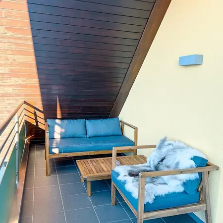 Apartment Chalet1500 Hirsch - Ski-in Ski-out Apartment! Treffen