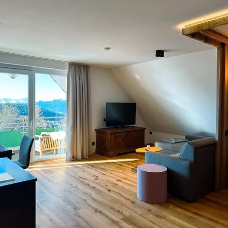 Apartment Chalet1500 Hirsch - Ski-in Ski-out Apartment! Treffen